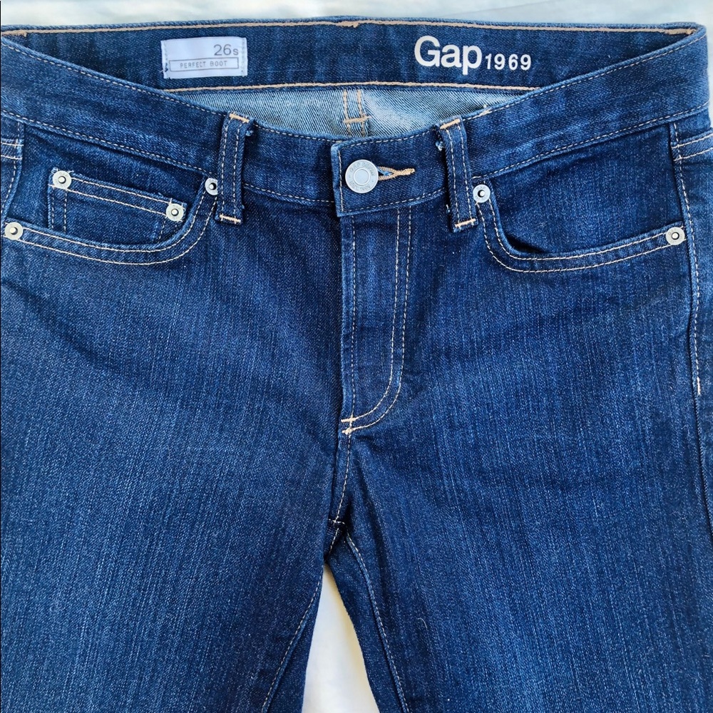 GAP Size 26 BOOTCUT JEANS